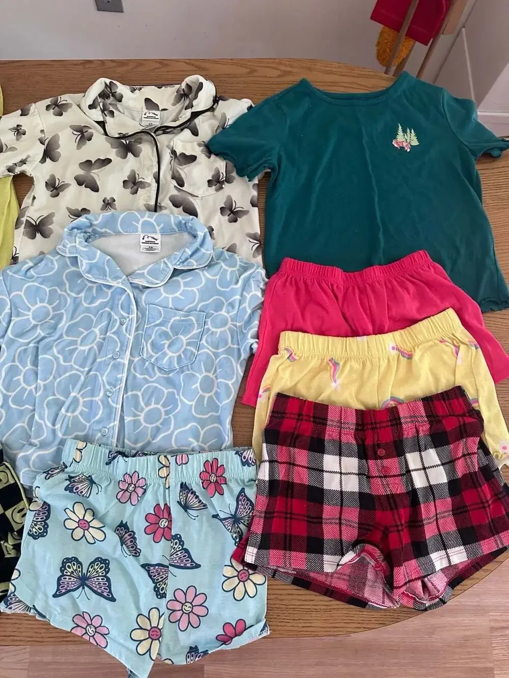 Girls Assorted Multi-Brand Pajama Tops and Shorts Lot Size M (8)